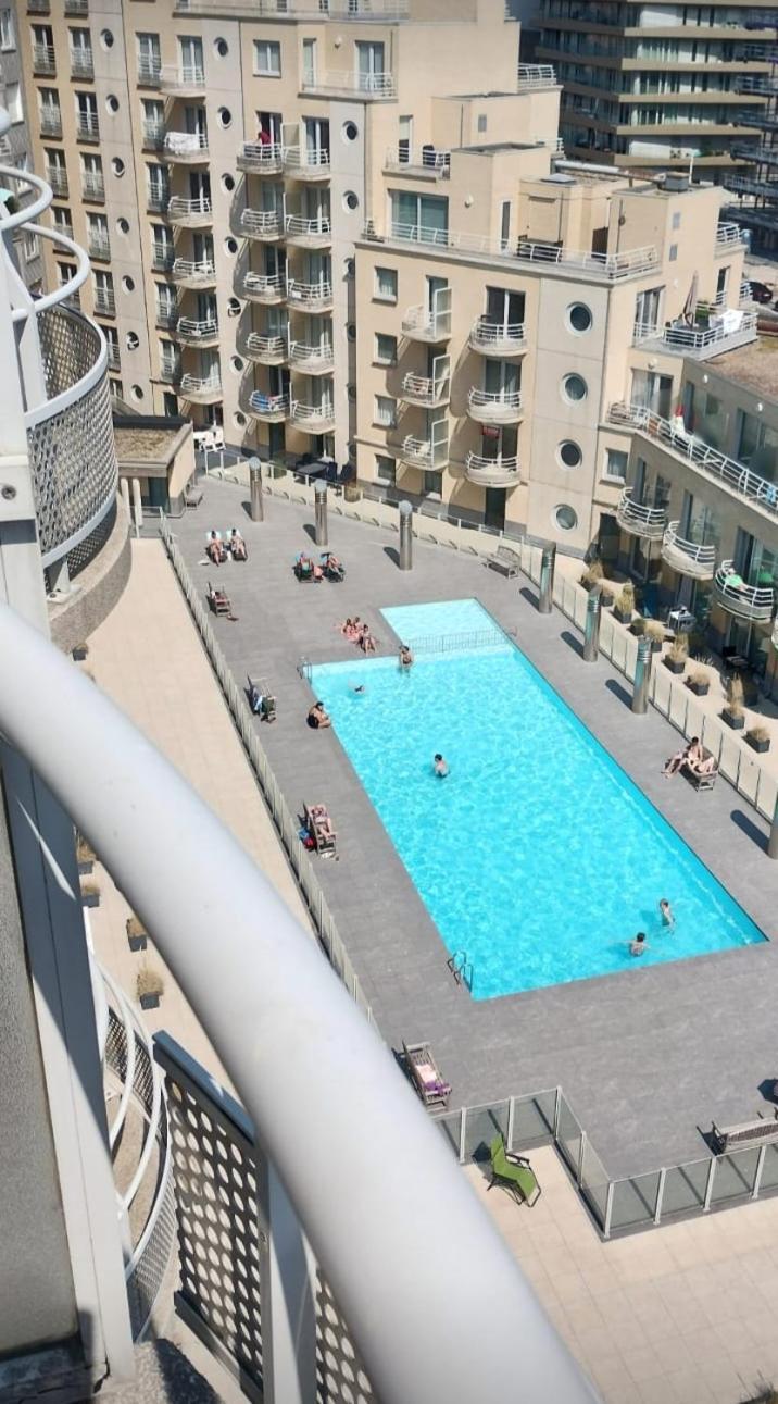 Appartement Met Zeezicht, Zwembad & Garage Ostende Exterior foto